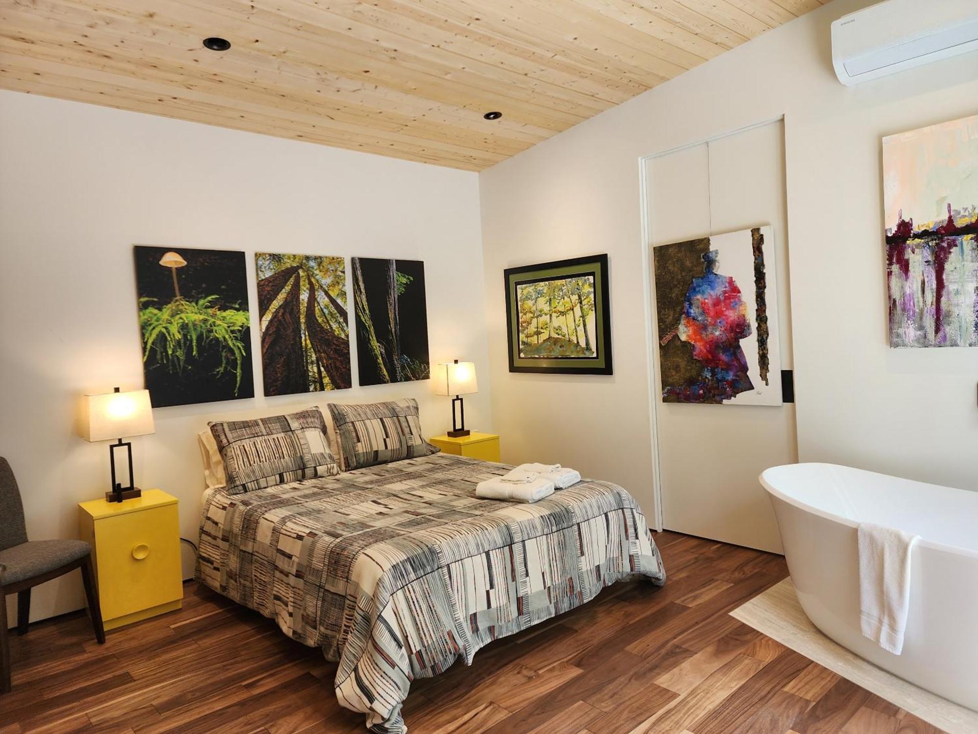 Hotel The Shed At Moon Dance Madeira Park Esterno foto